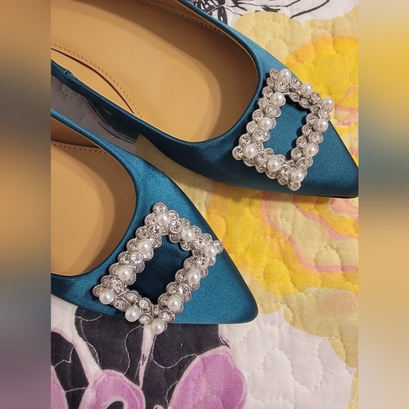 NIB J. Crew Satin Pointy Toe Flats with Crystal Embellished Buckle - Picture 2 of 9